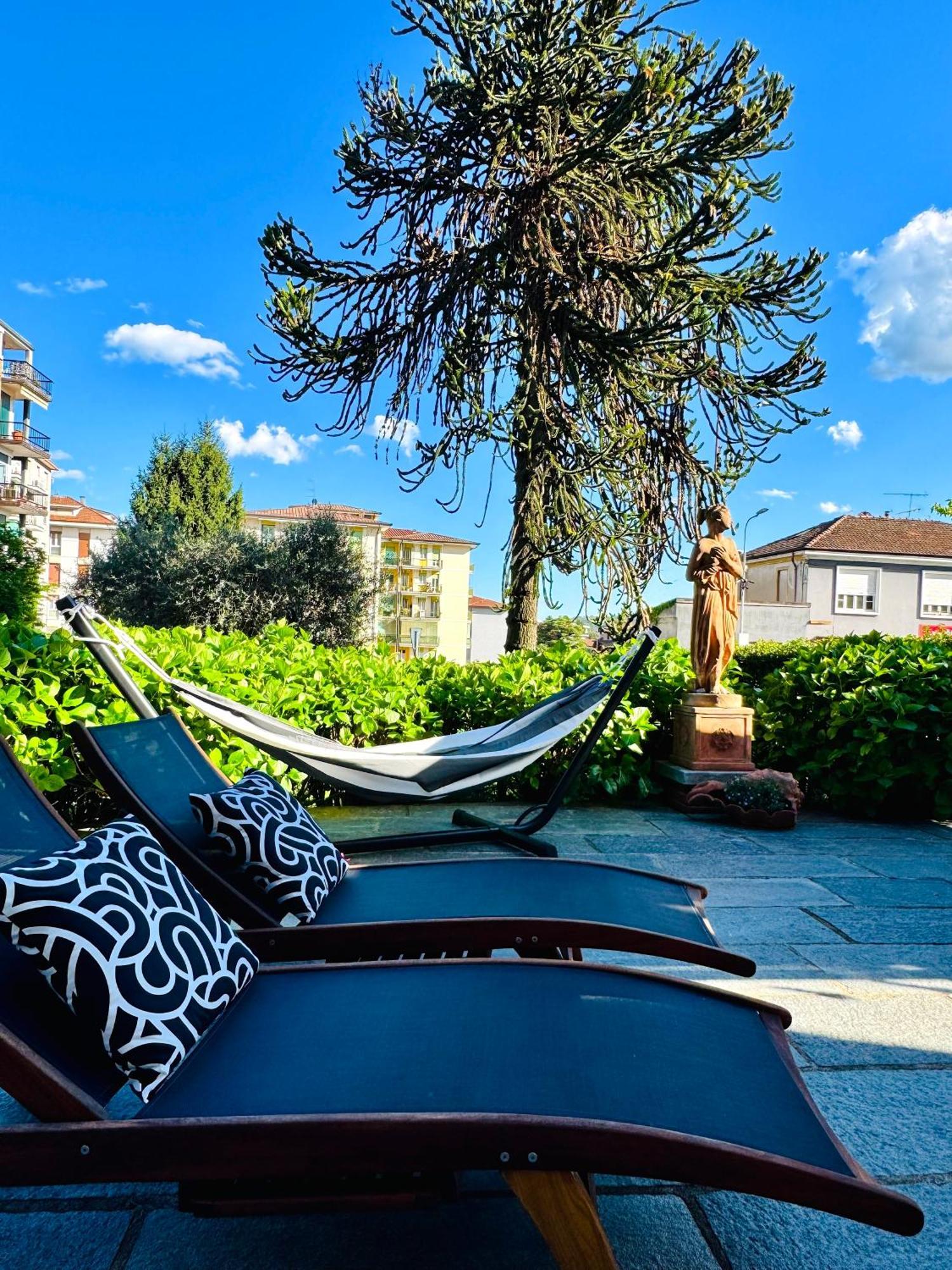 Villa Marchesa Арона Екстер'єр фото